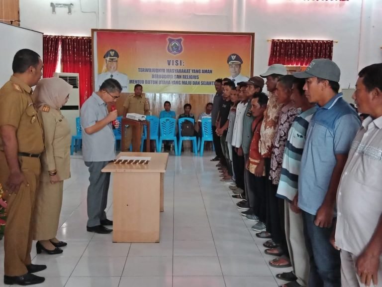 15 Kelompok Budidaya Rumput Laut Butur Dikukuhkan