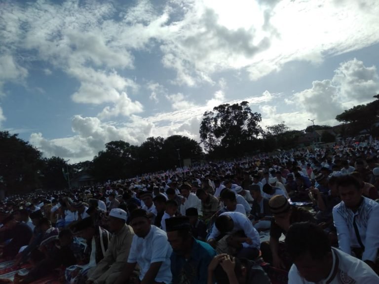 Bupati Butur Shalat Idul Fitri di Raja Jin