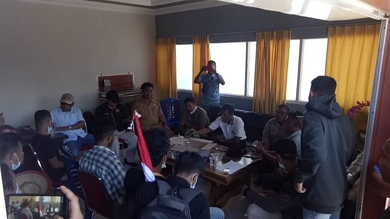 PASCA UNJUK RASA KPH UNIT V WAKONTI TANDA TANGANI REKOMENDASI TUNTUTAN