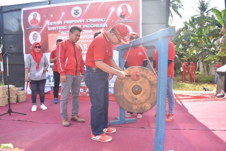 BUPATI BUTUR BUKA PAGELARAN SENI