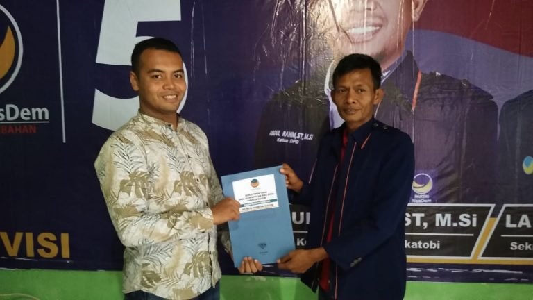 FEBRI HIDAYAT RESMI MENDAFTAR DI EMPAT PARPOL