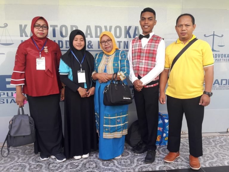 DUA SISWA SMKN 3 BAUBAU RAIH JUARA I LKS PROPINSI