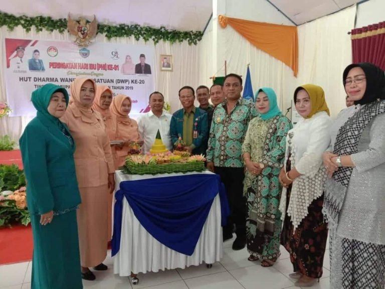 HUT DHARMA WANITA DI BUSEL DIRANGKAI HARI IBU