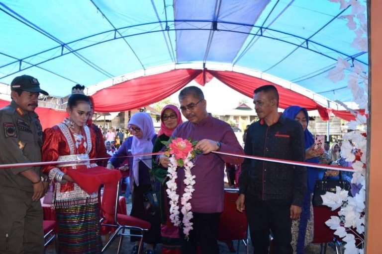 BUPATI BUTUR RESMIKAN PASAR RAKYAT