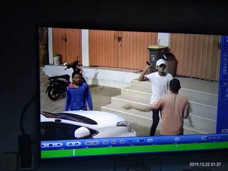 MENGAMUK PAKAI PARANG DUA SEKAWAN, INI ORANGNYA