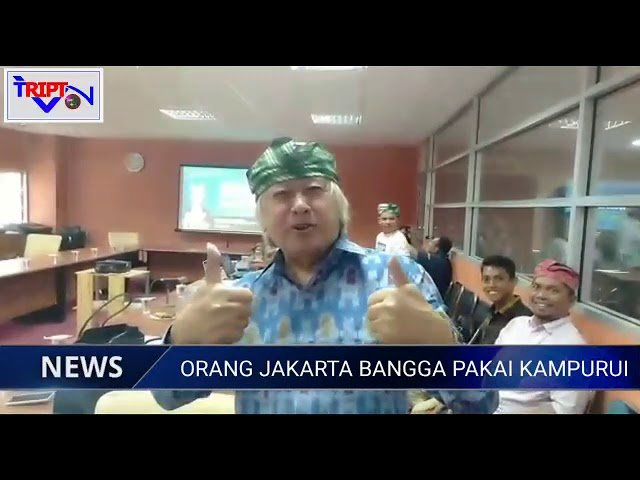 DOSEN IKJ INI MERASA CANTIK PAKAI SARUNG BUTON KHAS BAUBAU
