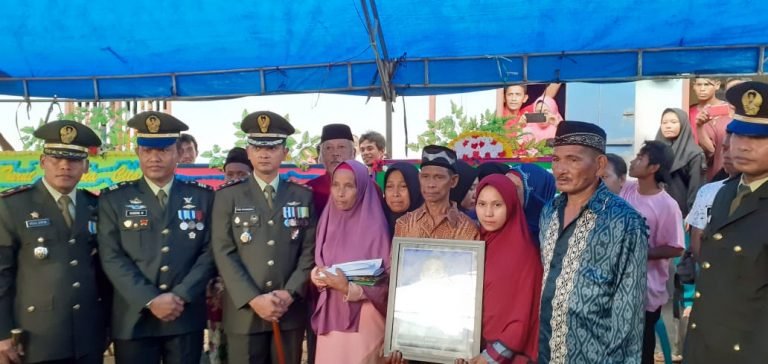 KECELAKAAN HELIKOPTER, PUTRA TERBAIK DESA KONDE DIMAKAMKAN