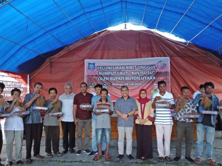 RATUSAN BANTUAN KAPAL UNTUK KELOMPOK NELAYAN BUTUR