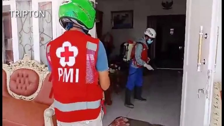 Pemkab Butur Lakukan Penyemprotan Cairan Disinfektan di Tempat Umum