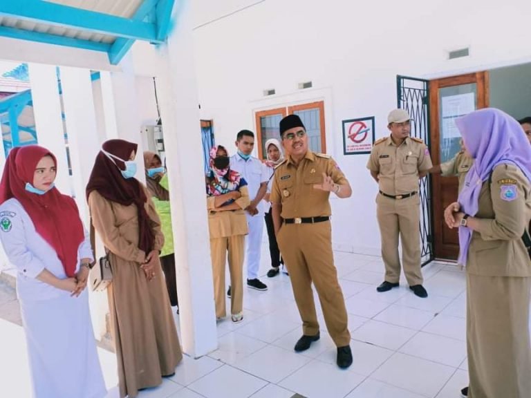 ABU HASAN TINJAU RUANG ISOLASI COVID-19 DI RSUD BUTUR
