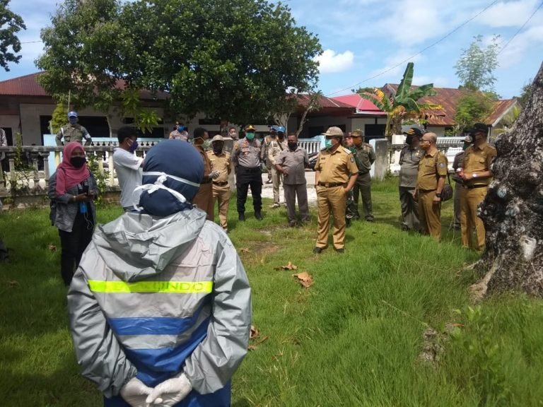 ARHAWI SAMBANGI PASIEN ISOLASI TERPAPAR COVID-19 HASIL RAPID TEST