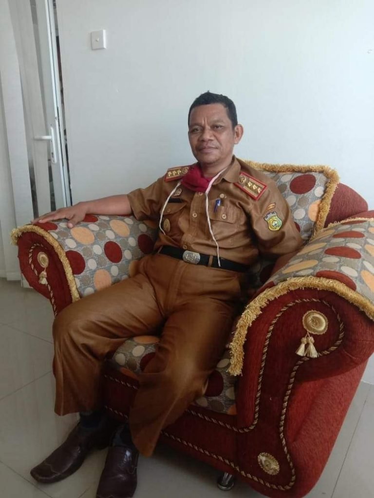 DPMD BUTON WAJIBKAN PEGAWAI DAN TAMU PAKAI MASKER DAN CUCI TANGAN