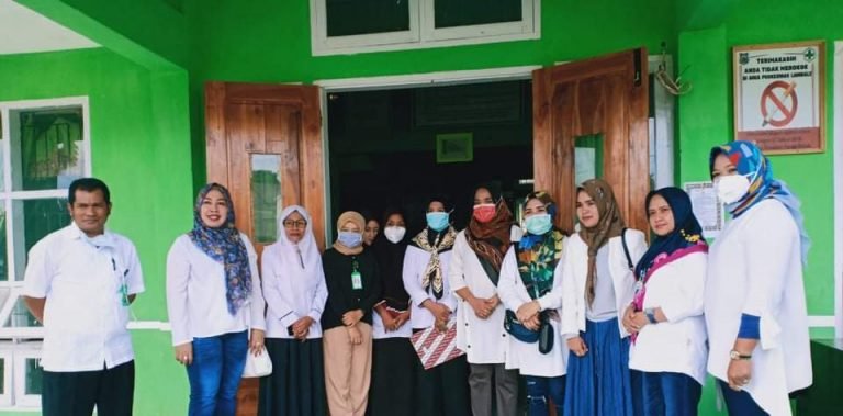 KELUARGA BESAR DPRD BUTUR SERAHKAN BANTUAN DI POSKO SATGAS COVID-19