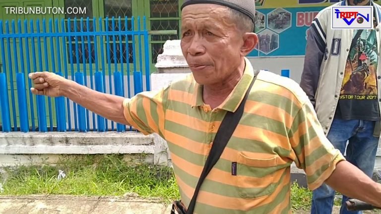 CEKCOK SAAT MINUM, TUKANG BECAK BERKELAHI