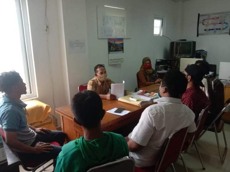 SOAL BLT, WARGA PASARWAJO SOROT DINSOS