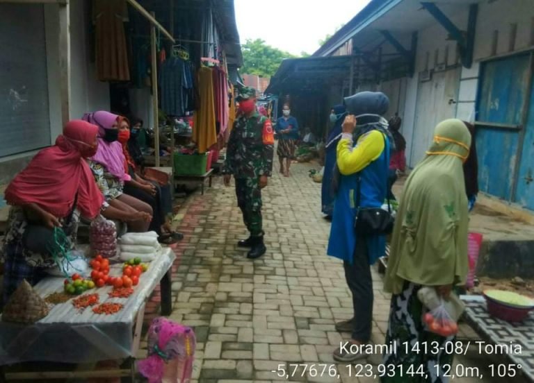 BABINSA KORAMIL TOMIA IMBAU WARGA SHALAT ID DI RUMAH