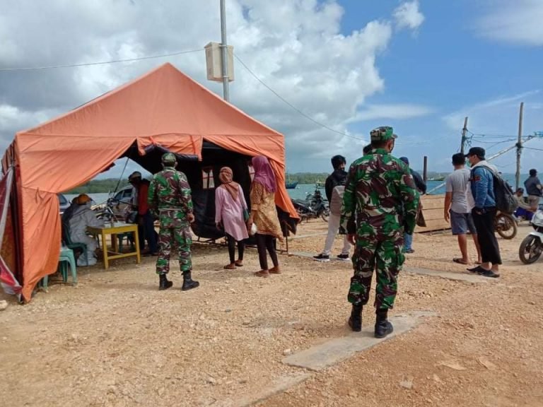 KORAMIL 13/LASALIMU TERUS LAKUKAN PENGAMANAN POSKO