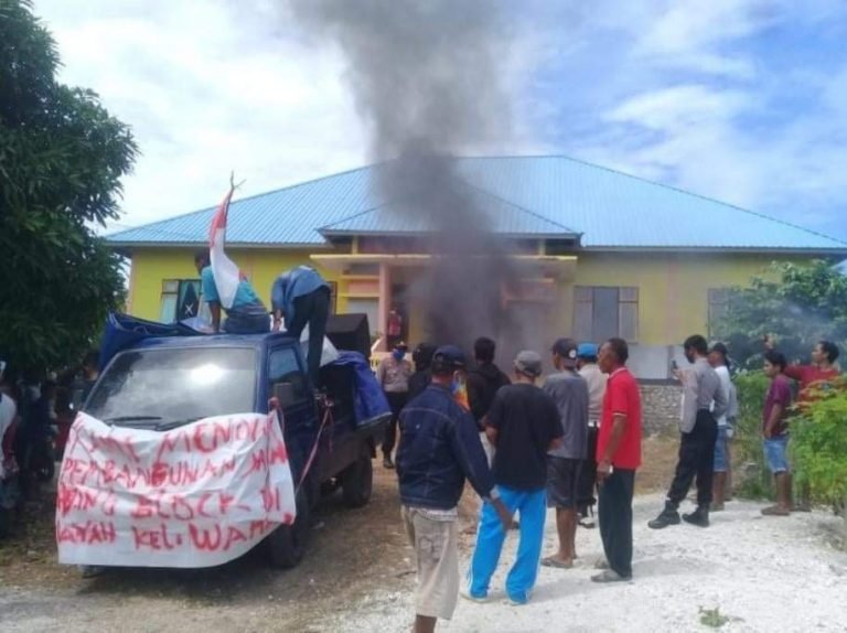 ALIANSI MASYARAKAT TOMIA TOLAK PAVING BLOCK, MINTA ASPAL HOTMIX