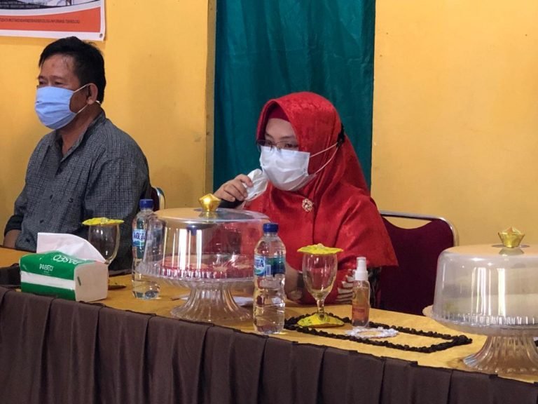 KETUA TP PKK KOTA KENDARI SERAHKAN BANTUAN BPNT