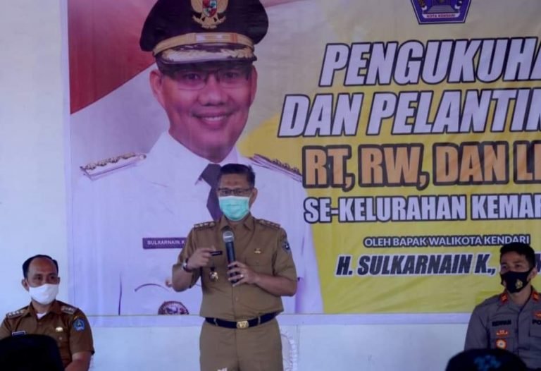 PENGUKUHAN RT/RW DAN LPM, WALIKOTA KENDARI: JAGA POLA HIDUP SEHAT