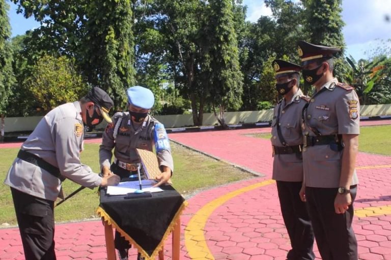 KAPOLRES BUTON PIMPIN SERTIJAB EMPAT PJU POLRES BUTON