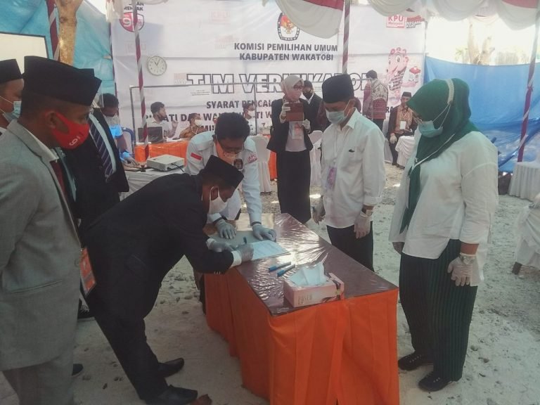 PASLON HATI RESMI MENDAFTAR DI KPU WAKATOBI