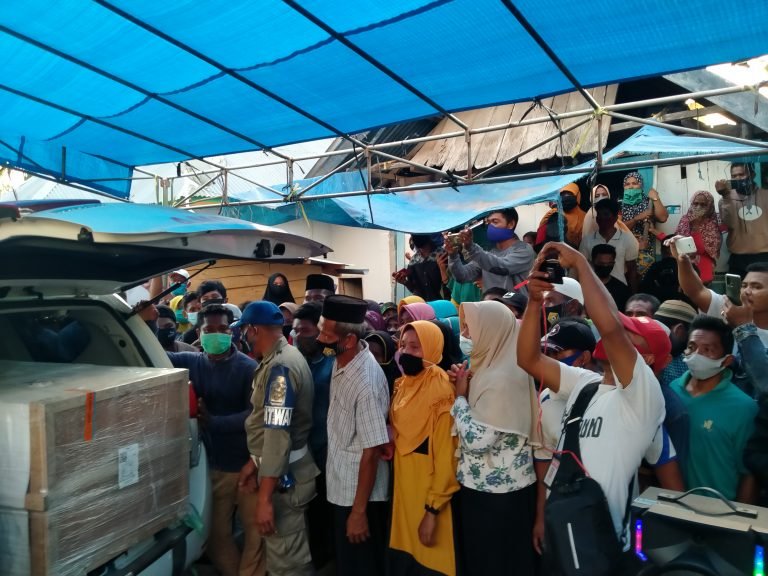 JENAZAH LA BAA TIBA DARI PHILIPINA LANGSUNG DIMAKAMKAN