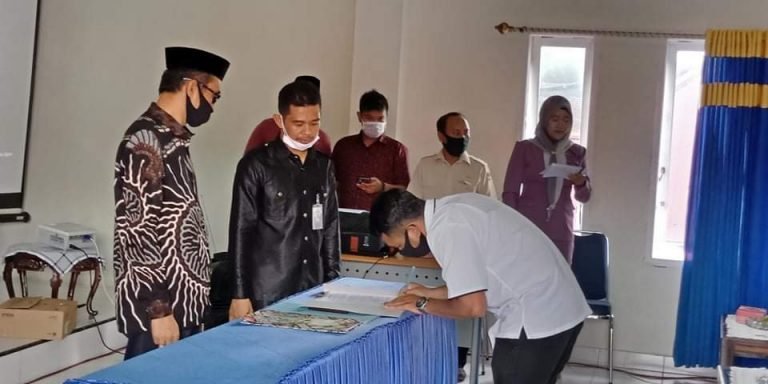 30 RELAWAN KPU BUTUR DILANTIK