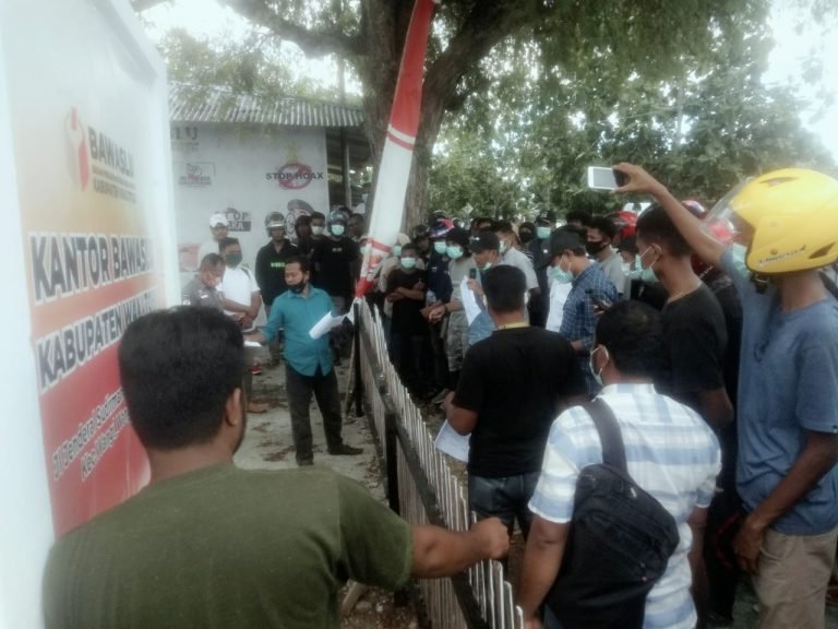 BAWASLU WAKATOBI DIMINTA PERIKSA SAMSU UMAR ABDUL SAMIUN