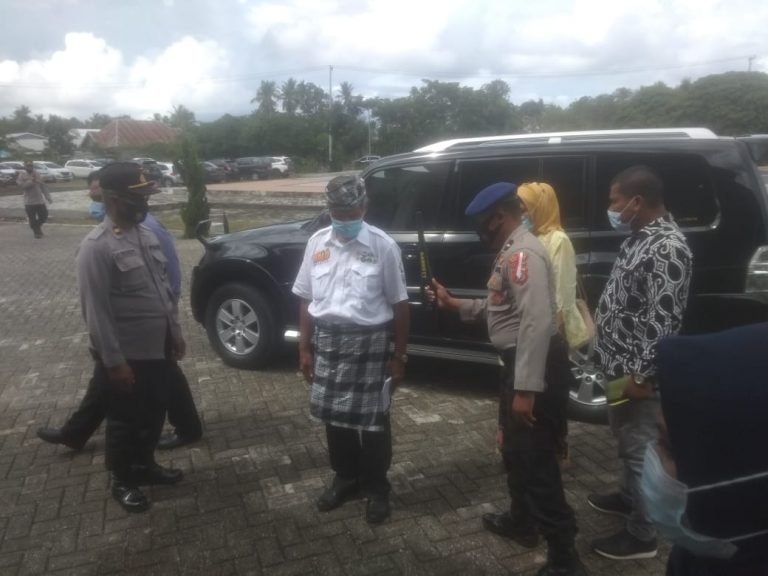 MIRIS, WARTAWAN TIDAK DIPERKENANKAN AMBIL GAMBAR DEBAT CABUB/WABUB WAKATOBI