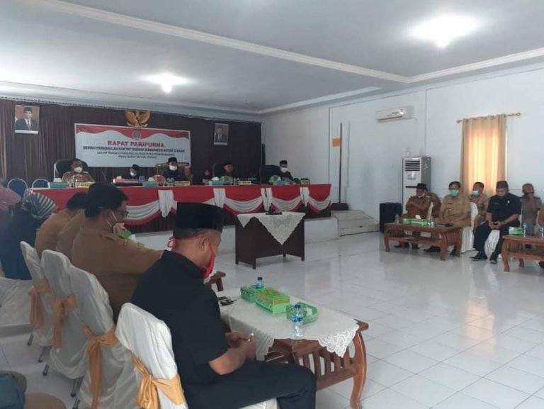 FRAKSI PAN BUTENG TOLAK RAPERDA PENDISTRIBUSIAN MIRAS