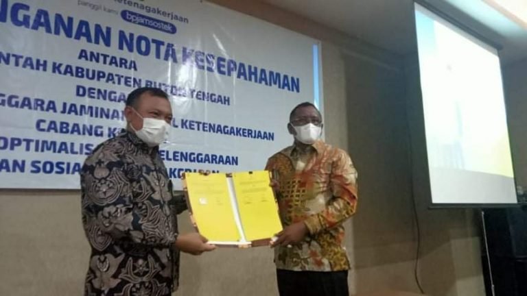 BUPATI BUTENG TANDA TANGAN MOU BPJS KETENAGAKERJAAN