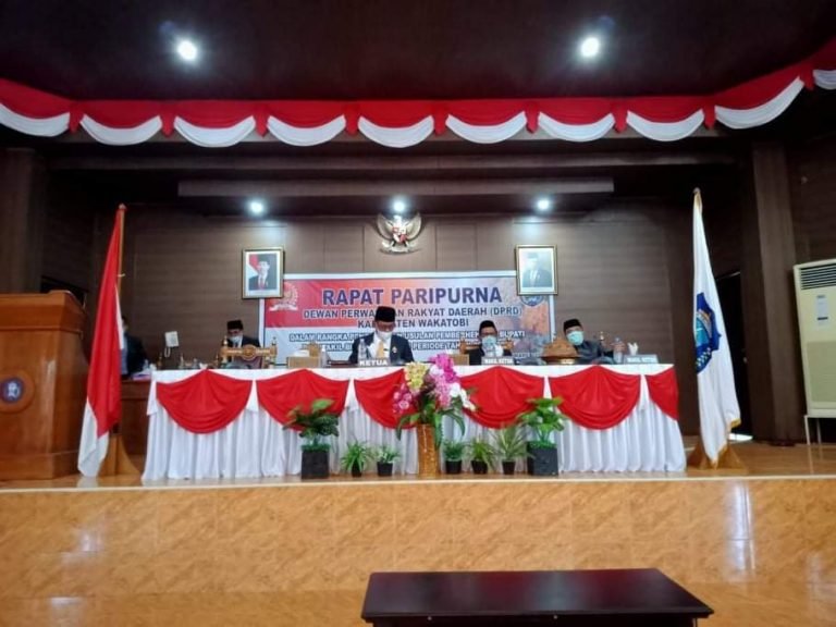 DPRD WAKATOBI GELAR PARIPURNA PENGUSULAN PEMBERHENTIAN BUPATI DAN WAKIL BUPATI PERIODE 2016-2021