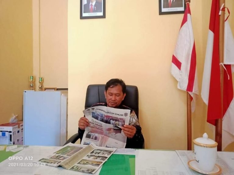 KASEK SMAN 2 WANGI-WANGI YANG BARU BENAHI SEKOLAH