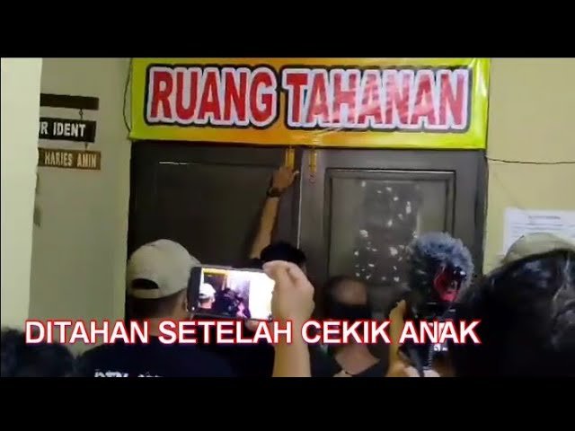 PANCI RIBUT DI DAPUR ANAK DICEKIK