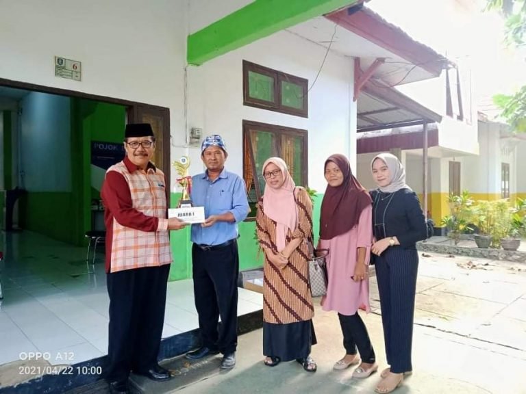 SMAN 2 WANGI-WANGI JUARA 1 LOMBA PERPUSTAKAAN