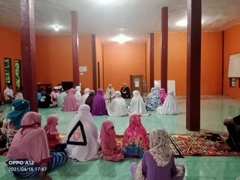 DPC PBB WAKATOBI BERBAGI TAKJIL