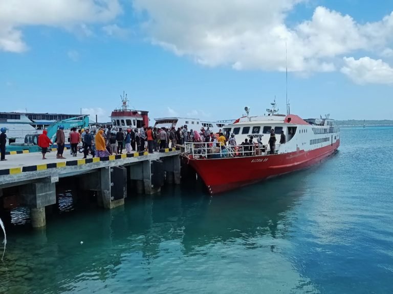 DISHUB WAKATOBI OPERASIKAN PELABUHAN RAKYAT