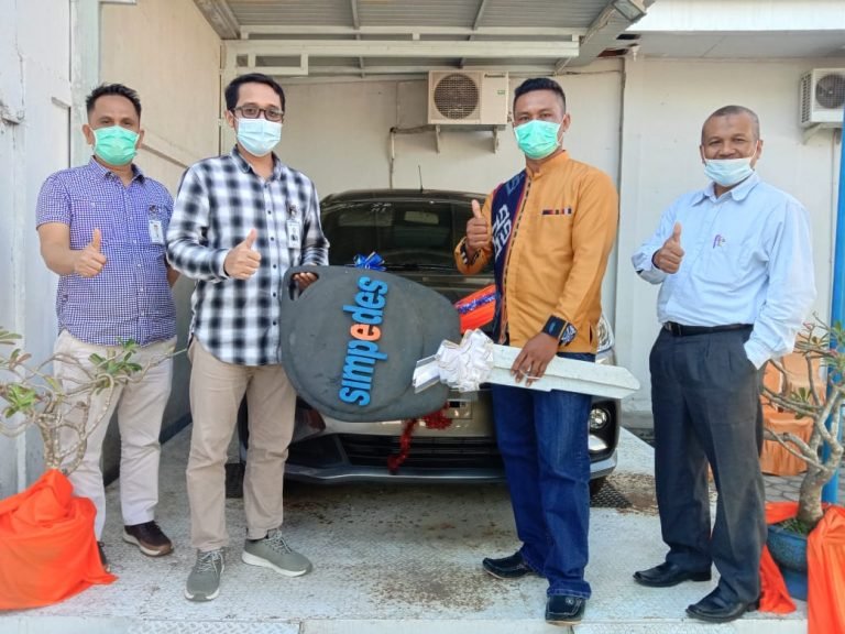 BRI SERAHKAN MOBIL SUZUKI ERTIGA KEPADA NASABAH EREKE