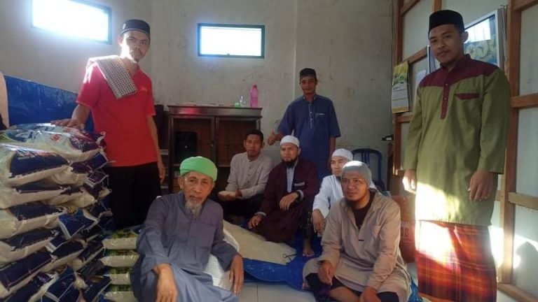 MASJID AT TAUFIK SIAP SALURKAN DUA TON BERAS ZAKAT FITRAH