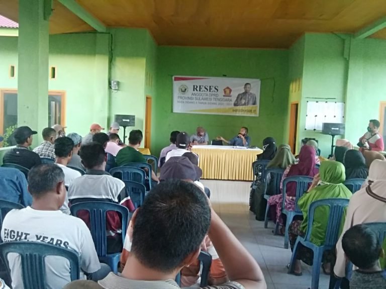 GELAR RESES DI PULAU TOMIA, ANGGOTA DPRD SULTRA HAERUDDIN KONDE PANEN PUJIAN WARGA