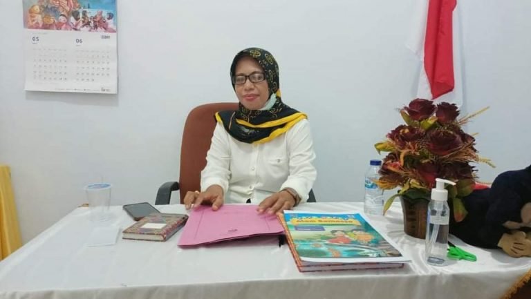SISWA TK ANAK SHALEH BERFOTO SENDIRI UNTUK IJAZAH