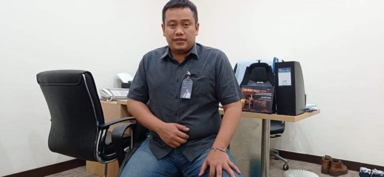 BIAYA PENARIKAN DI ATM DITUNDA