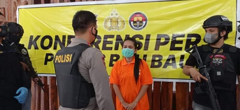 DIGELEDAH, IBU GURU INI KEDAPATAN SIMPAN SABU