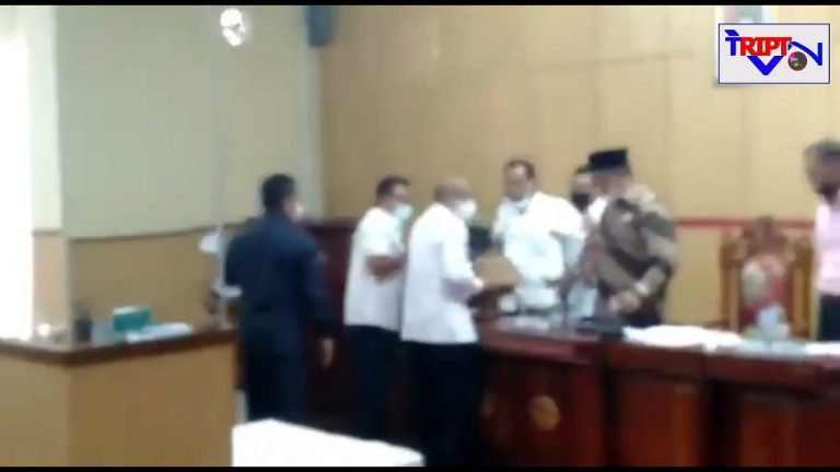 ANGGOTA DPRD DAN SEKDA WAKATOBI ADU MULUT