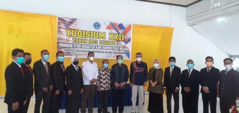 10 MAHASISWA MAGISTER ILMU ADMINISTRASI NEGARA UNIDAYAN DIYUDISIUM