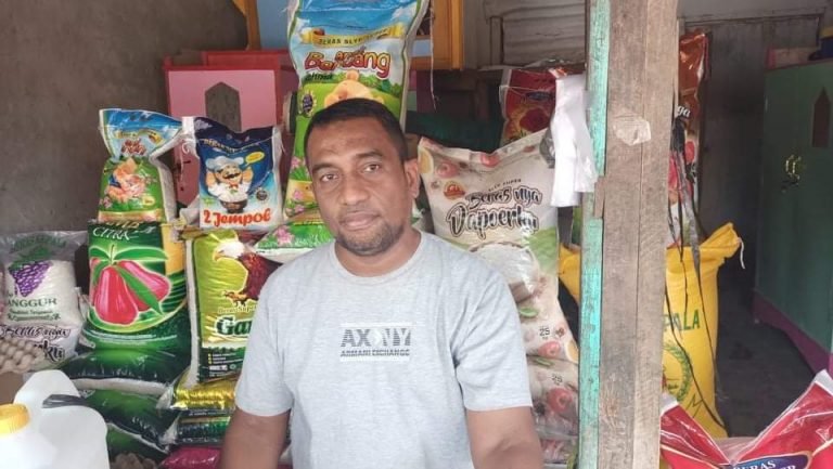 PENJUAL: BERAS MULAI LAKU SEJAK BANTUAN TIDAK MARAK