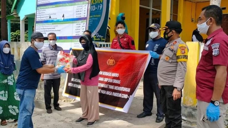 PEDULI PPKM MIKRO, POLRES WAKATOBI BERSAMA COMMUNITY WDR BAGI BANSOS