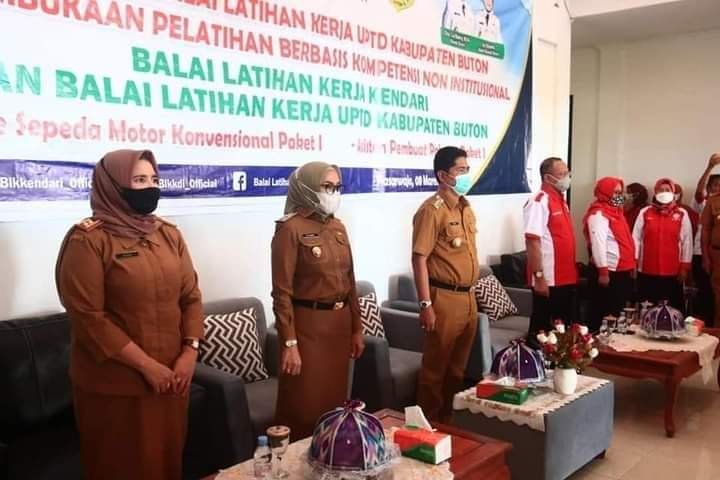 DISNAKER BUTON BUKA PENDAFTARAN PELATIHAN MENJAHIT DENGAN MESIN