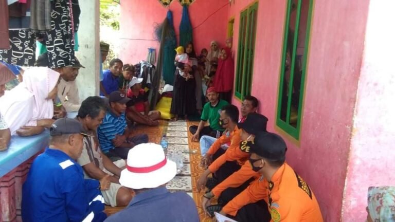 DUA ORANG HILANG DI HUTAN BONEOGE